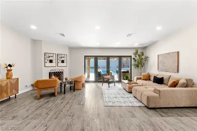 1900 Plaza De La Cruz, Las Vegas, NV 89102 Living Room