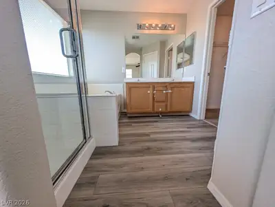 4445 Laguna Garden Avenue Primary Bathroom