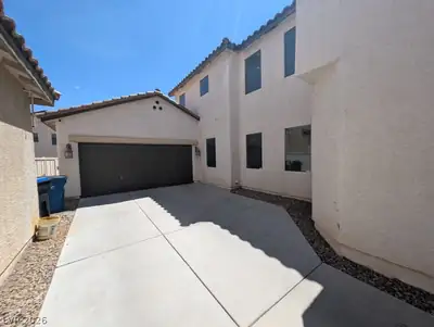 4445 Laguna Garden Avenue Front of Structure