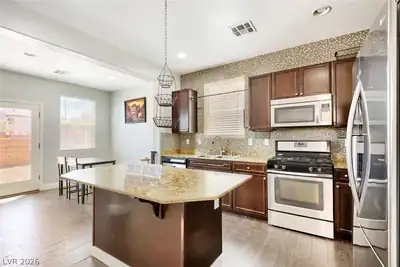 1040 Water Cove Street, Henderson, NV 89011 Kitchen