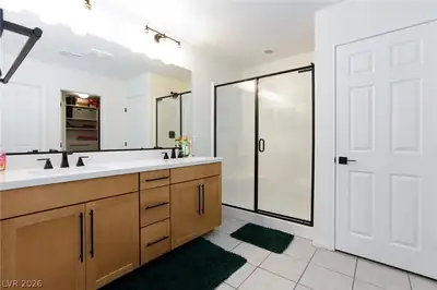 4545 Kali Lyn Street, North Las Vegas, NV 89031 Primary Bathroom