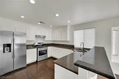 2107 Mountain Echo Avenue, Henderson, NV 89074 Kitchen
