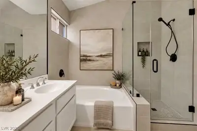 2107 Mountain Echo Avenue, Henderson, NV 89074 Primary Bathroom