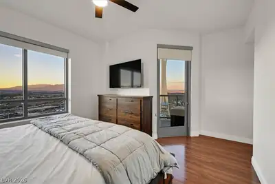 200 West Sahara Avenue 3308 Bedroom
