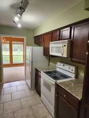 2838 Loveland Drive 1616 Kitchen