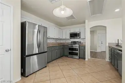 8216 Hollister Avenue, Las Vegas, NV 89131 Kitchen