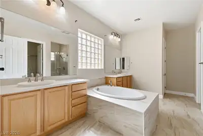 3817 Cackling Goose Drive, North Las Vegas, NV 89084 Primary Bathroom