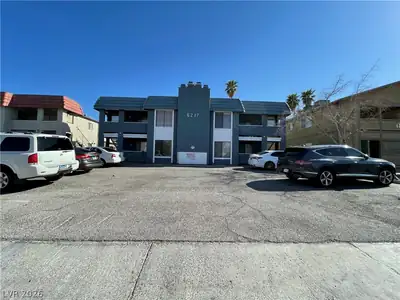 6217 Bellota Drive D Front of Structure