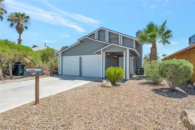 3825 Summer Breeze Circle, Las Vegas, NV 89108 Front of Structure