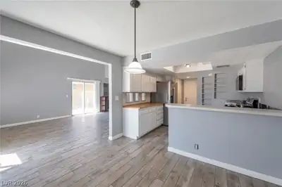 3825 Summer Breeze Circle, Las Vegas, NV 89108 Kitchen