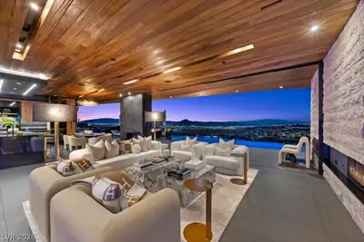 641 Dragon Peak Drive, Henderson, NV 89012 Living Room
