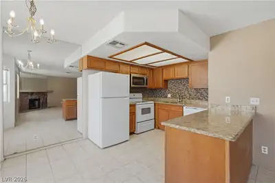 925 Sulphur Springs Lane 101 Kitchen