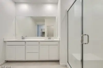 232 Oliver Peak Avenue, Henderson, NV 89015 Primary Bathroom