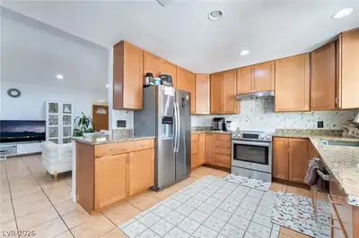 5034 Rappahanock Street, Las Vegas, NV 89122 Kitchen