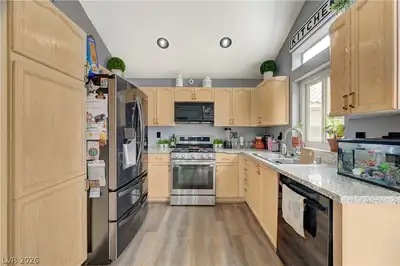 3669 Julius Ct Kitchen
