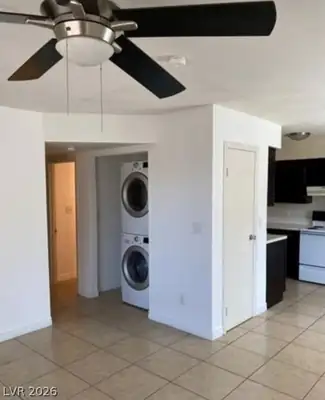 2041 Bledsoe Lane D Living Room