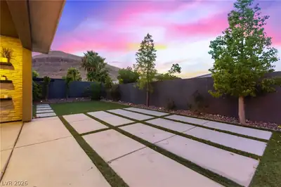 10578 Golden Light Way, Las Vegas, NV 89135 Yard