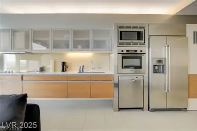 3722 South Las Vegas Boulevard 1010 Kitchen