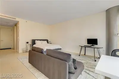 3722 South Las Vegas Boulevard 1010 Bedroom