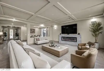 8557 South Pioneer Way Living Room