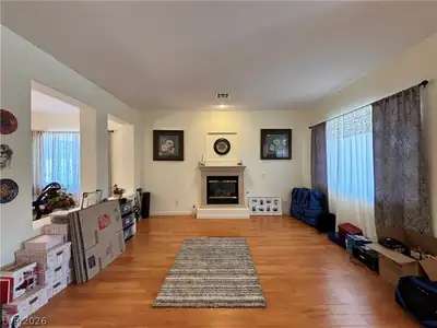 932 Viscanio Place Living Room