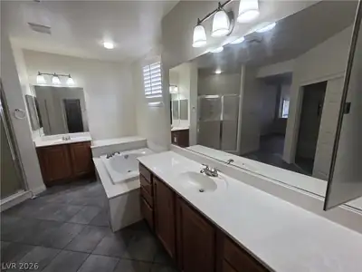9622 Staff Lane, Las Vegas, NV 89178 Primary Bathroom