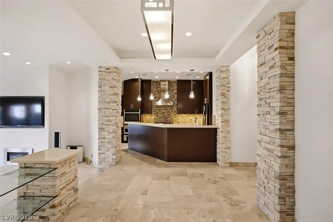 7146 Mission Hills Drive, Las Vegas, NV 89113