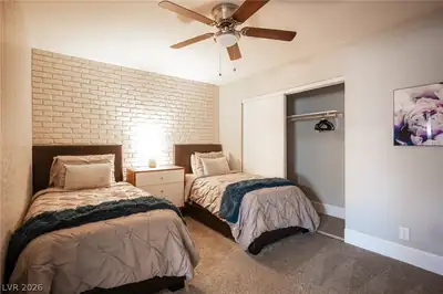 915 Vegas Valley Drive 4 Bedroom