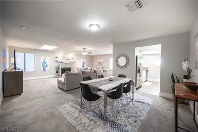 915 Vegas Valley Drive 4 Dining Area