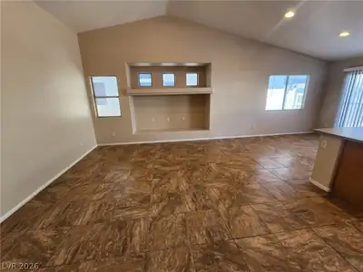 616 Seneca Ridge Avenue Living Room