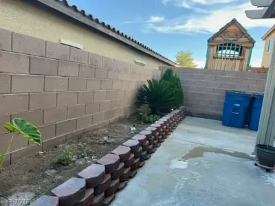 5108 Shockwave Court, North Las Vegas, NV 89081 Yard