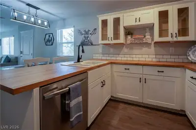 12267 Desert Light Road 4 Kitchen