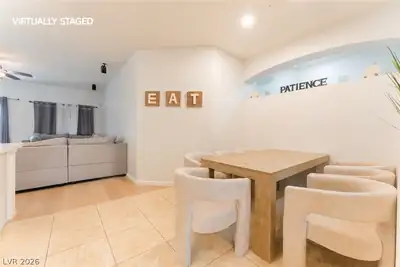 5949 Pavilion Lakes Avenue Dining Area