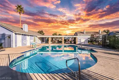 5330 Silvermist Court 202 Pool