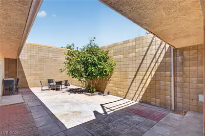 3831 Atlantis Street, Las Vegas, NV 89121 Courtyard