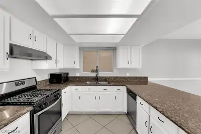 1421 Bellglen Drive, Las Vegas, NV 89128 Kitchen