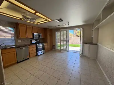 4478 Ruenda Court, Las Vegas, NV 89147 Kitchen