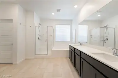 128 Lewis Village Lane, Henderson, NV 89011 Primary Bathroom