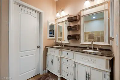 707 Jane Eyre Place, Henderson, NV 89002 Primary Bathroom