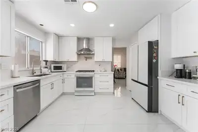 107 Zenith Point Avenue, North Las Vegas, NV 89032 Kitchen