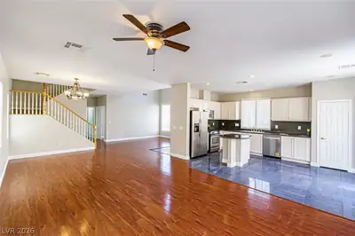 8018 RETRIEVER Avenue, Las Vegas, NV 89147 Kitchen