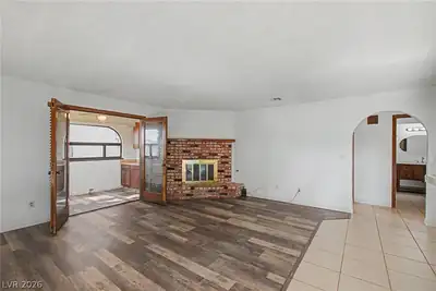 1412 Santa Margarita Street A Living Room