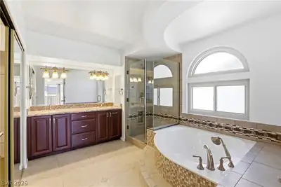 3692 River Canyon Road, Las Vegas, NV 89129 Primary Bathroom