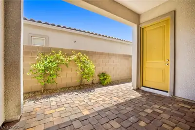 382 Nine Mile Creek Drive, Las Vegas, NV 89138 Patio