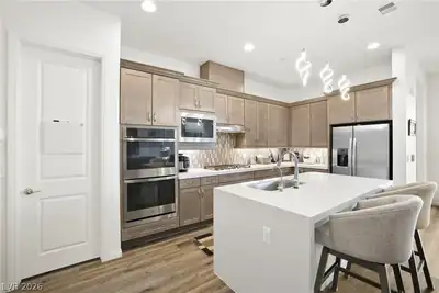 382 Nine Mile Creek Drive, Las Vegas, NV 89138 Kitchen