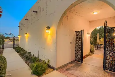 3910 West Pebble Road Courtyard