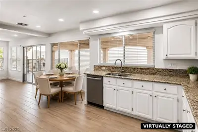 1601 Vespertina Court, Las Vegas, NV 89128 Kitchen