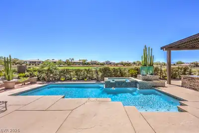 15 Knob Oak Drive, Henderson