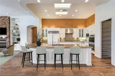 15 Knob Oak Drive, Henderson, NV 89052 