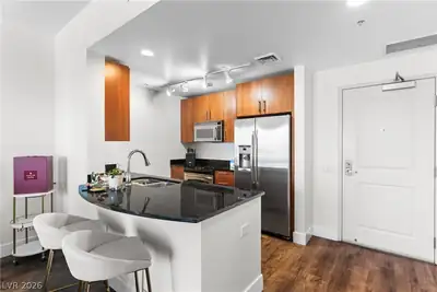 200 West Sahara Avenue 2506 Kitchen